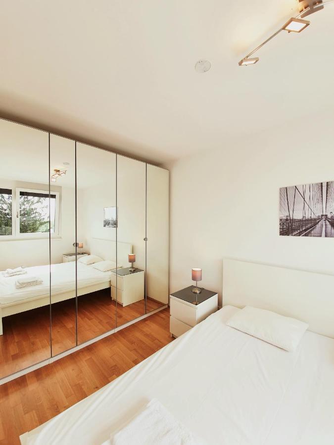 Near Lake Two Bedroom Fully Furnished Apartment Wien Ngoại thất bức ảnh